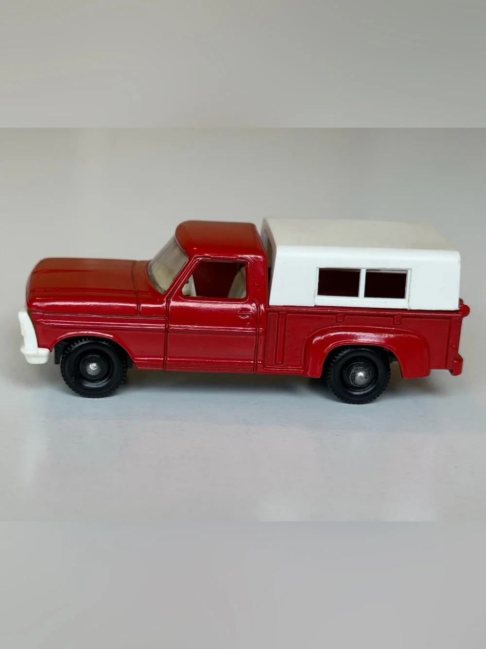 Vintage Matchbox No 6 Ford Pick Up Truck Red with White Canopy Lesney England